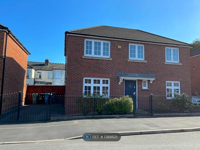 3 Bedroom Detached House To Rent In Wilfred Street, Manchester, M40