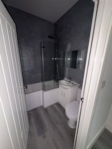 3 Bedroom Flat To Rent In London, E7