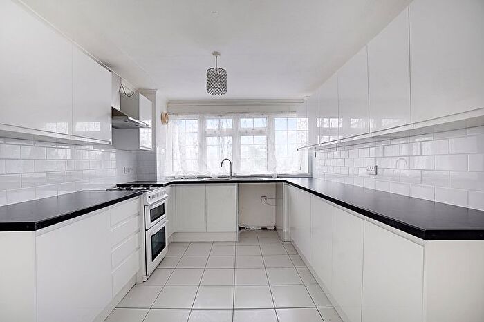 3 Bedroom End Of Terrace House To Rent In Stour Close, Rochester, ME2