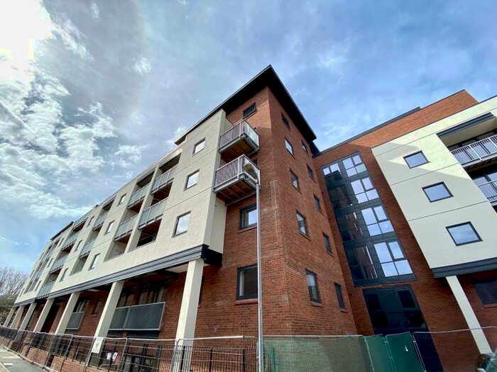 2 Bedroom Apartment To Rent In The Quadrant, Sand Pits, Birmingham, B1