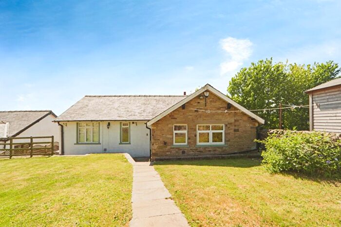 4 Bedroom Detached House For Sale In Braithwaite Edge Road, Keighley, BD22