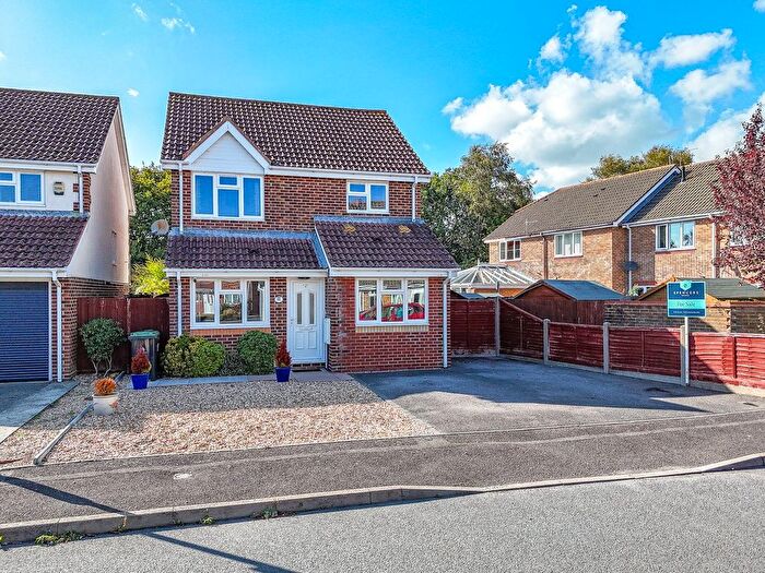 4 Bedroom Detached House For Sale In Miller Road, Christchurch, BH23