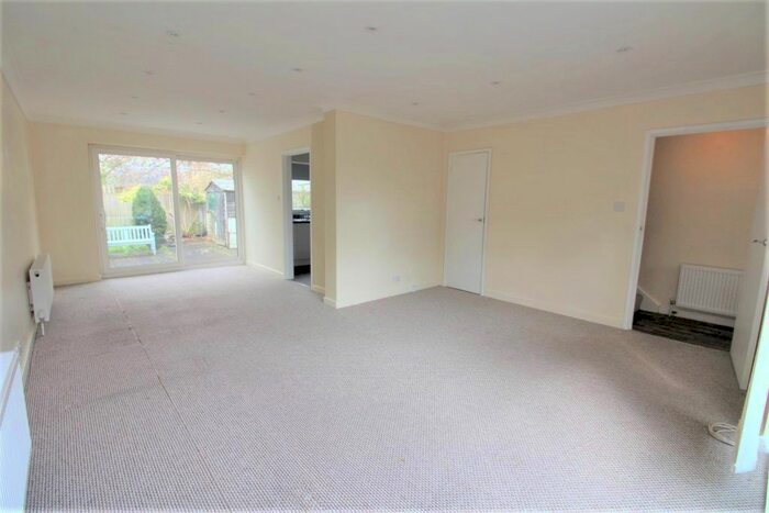 3 Bedroom End Of Terrace House To Rent In The Grove, Enfield, EN2