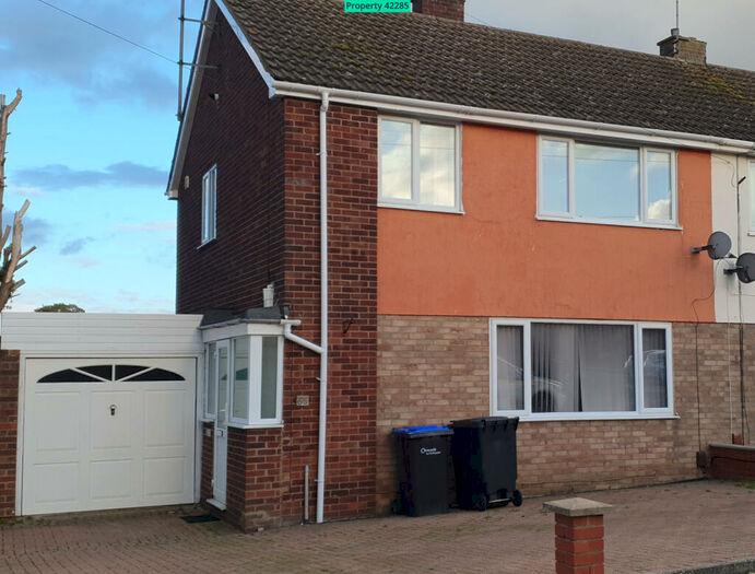 3 Bedroom Semi-Detached House To Rent In Whitefield Road, Northampton, NN5