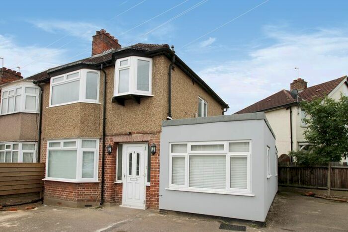 1 Bedroom Flat To Rent In Kingsmead Drive, Northolt, Middlesex, UB5