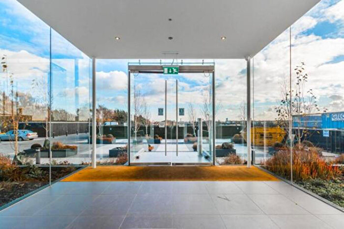 Flat To Rent In Canning Road, Stratford, E15