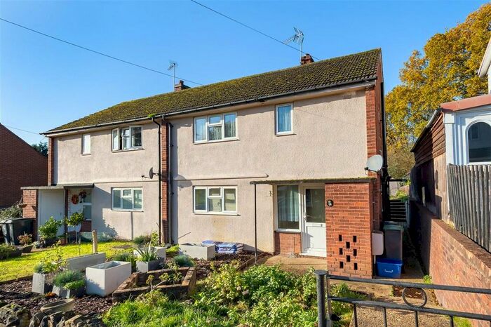 2 Bedroom Flat To Rent In Western Avenue, Epping, CM16