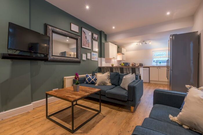 5 Bedroom Terraced House To Rent In Tulloch Street, Cardiff, CF24