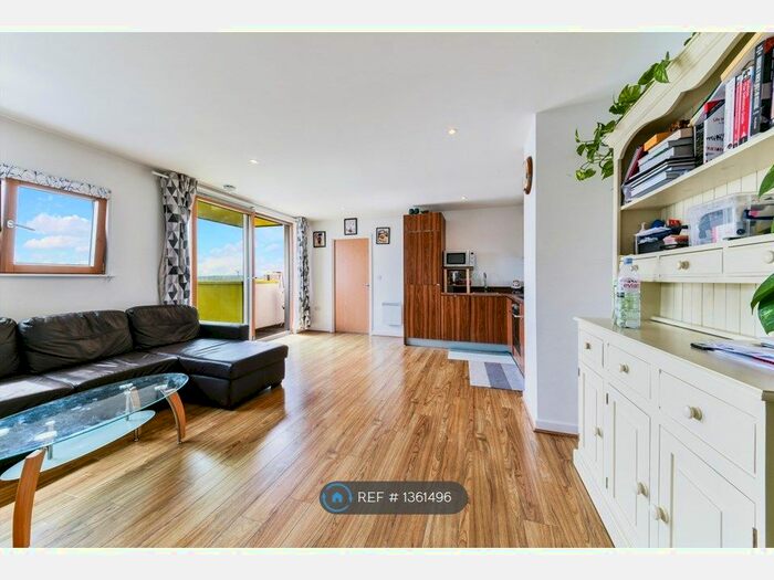 2 Bedroom Flat To Rent In Schrier Ropeworks, Barking, IG11