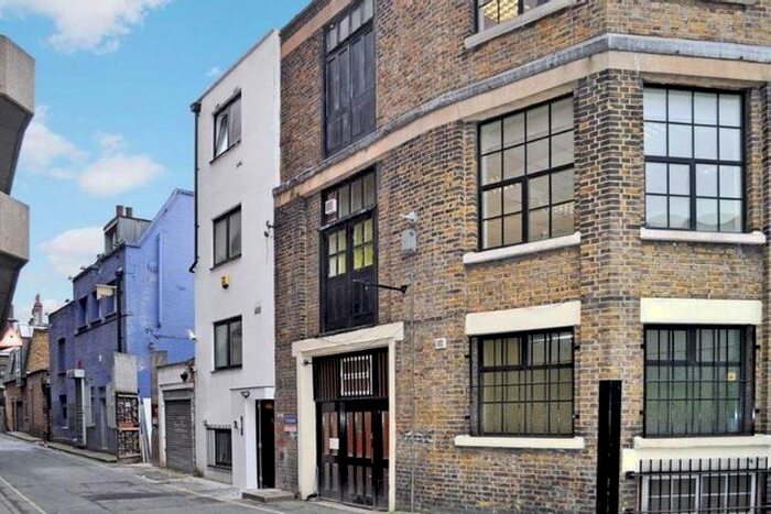 2 Bedroom Flat To Rent In Beehive Place, London, SW9