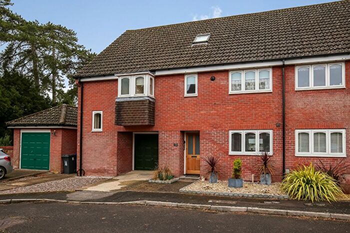 3 Bedroom Maisonette For Sale In Park Lane, Salisbury, Wiltshire, SP1