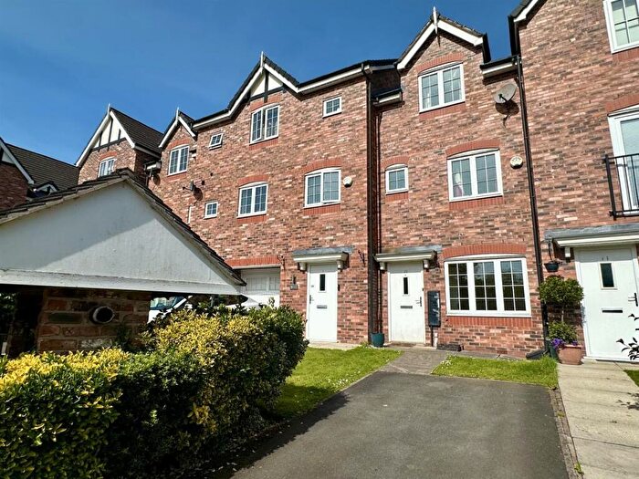4 Bedroom House For Sale In Welldale Mews, Sale, M33
