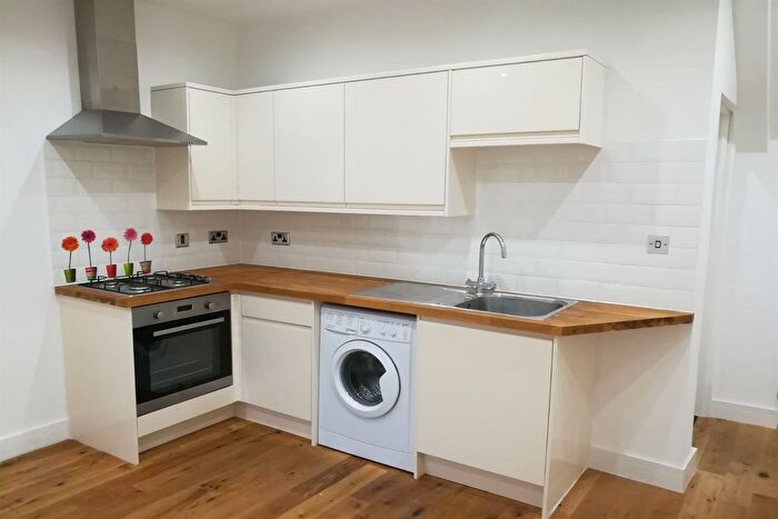 1 Bedroom Flat To Rent In Pollards Hill North, Norbury, SW16
