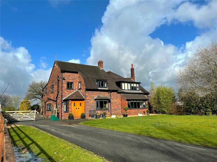 5 Bedroom Detached House To Rent In Twemlow Green, Holmes Chapel, Crewe, CW4