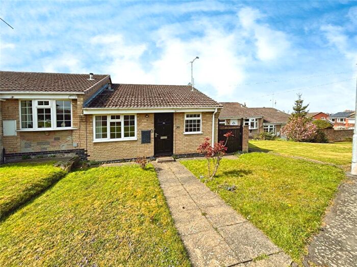 2 Bedroom Bungalow To Rent In Walton Close, Swadlincote, Derbyshire, DE11