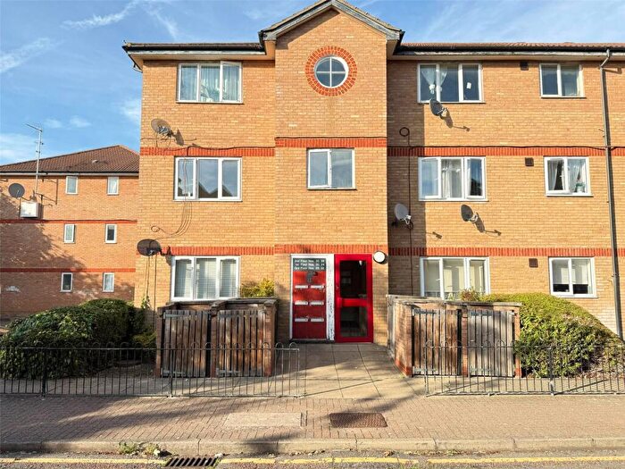 1 Bedroom Apartment To Rent In Evelyn Denington Road, Rent Guarantee, London, E6