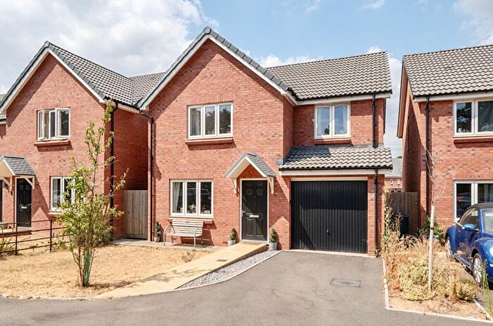 4 Bedroom Detached House For Sale In Pear Close, Exeter, EX5