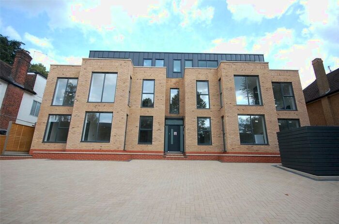 3 Bedroom Apartment To Rent In Woodside Grange Road, Woodside Park, N12