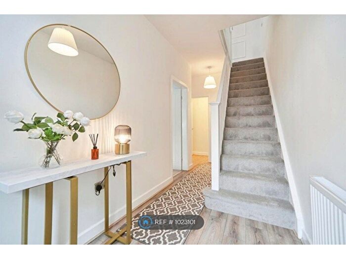 3 Bedroom Terraced House To Rent In Potternewton Lane, Leeds, LS7