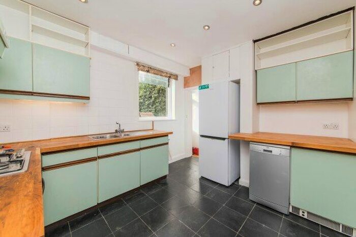 1 Bedroom Property To Rent In Chudleigh Road, St Margarets, TW2