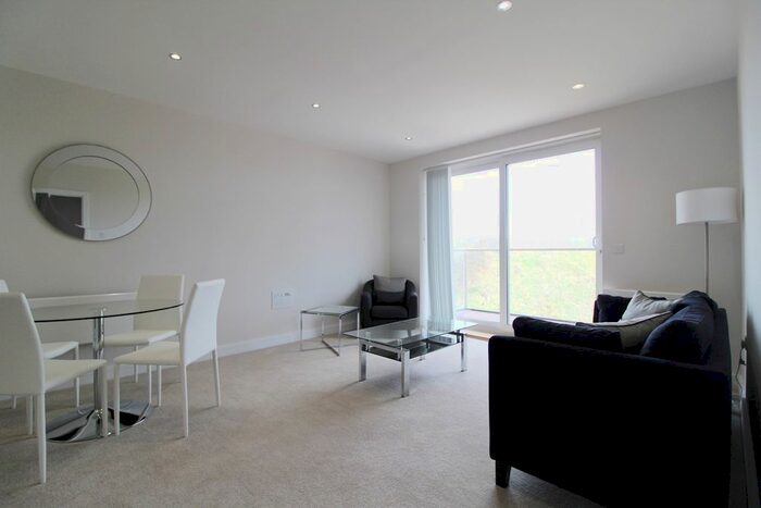 1 Bedroom Flat To Rent In Harlequin House, Padworth Avenue, Reading, RG2