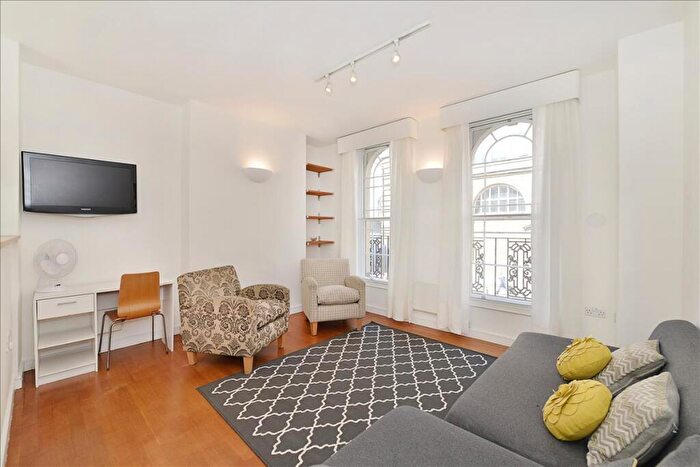 3 Bedroom Triplex For Sale In York Way, Kings Cross, N1