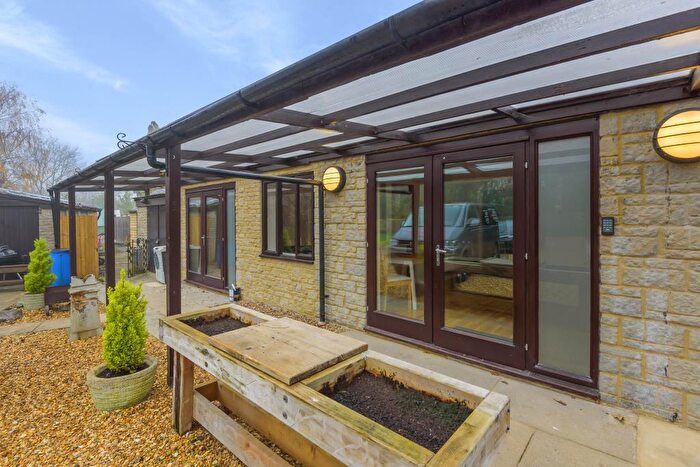 1 Bedroom Apartment To Rent In The Annex, Chesterton, OX26