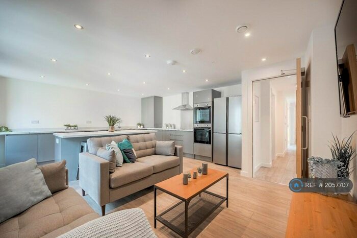 3 Bedroom Flat To Rent In Anglo Works, Sheffield, S1