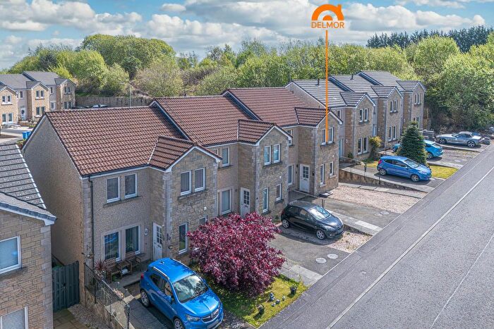 3 Bedroom Villa For Sale In Glengask Grove, Kelty, KY4