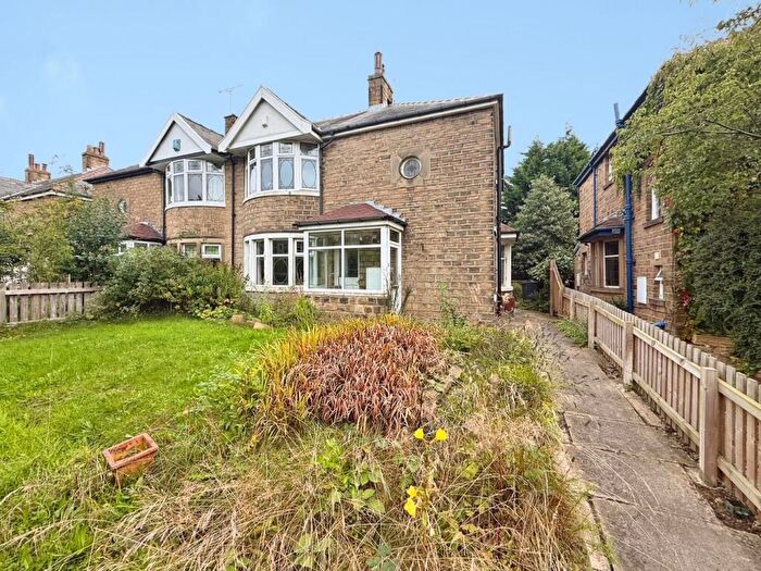 3 Bedroom Semi Detached House For Sale In Bradford Road, Shipley, BD18
