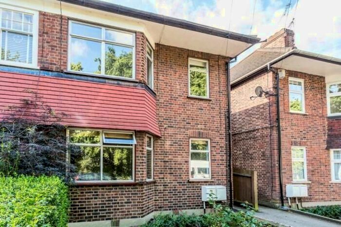 2 Bedroom Flat To Rent In Morgan Avenue, London, E17