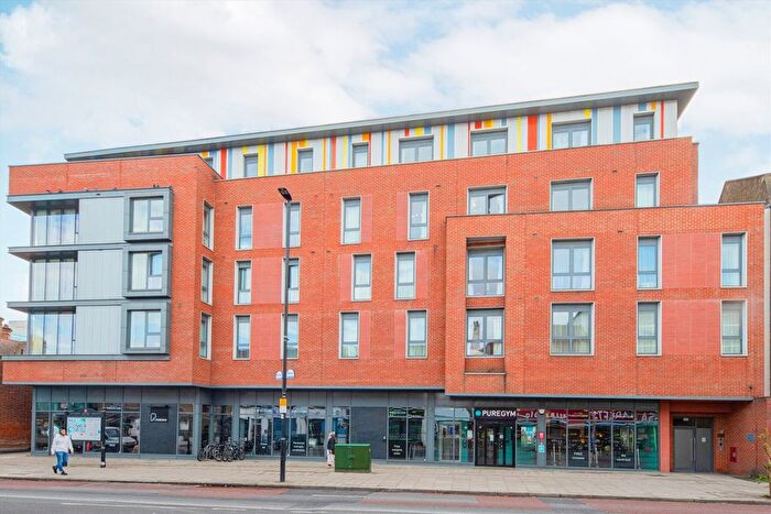 1 Bedroom Flat To Rent In Uxbridge Road, London, W3