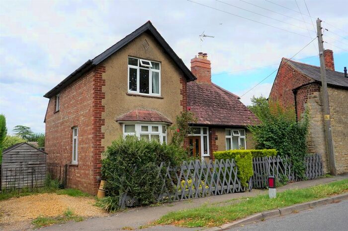 3 Bedroom Detached House To Rent In Glapthorn Road, Oundle, Peterborough, PE8