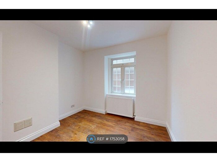 2 Bedroom Flat To Rent In Portland Road, Croydon, SE25
