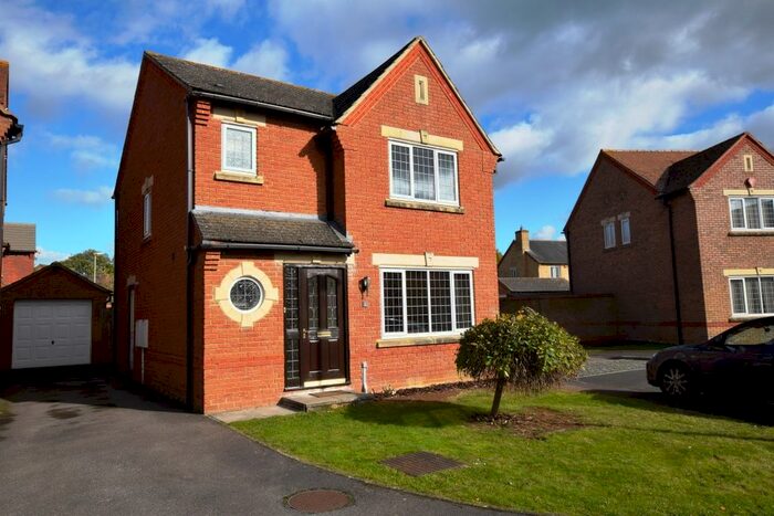 3 Bedroom Detached House To Rent In Lily Close, Bicester, OX26