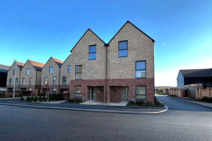 4 Bedroom Semi Detached House For Sale In Kinloch Road, Netherhall Gardens, Cambridge, CB1