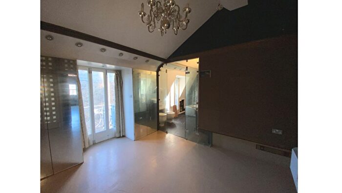 2 Bedroom Flat For Sale In Flat, Palace Gate, Kensington, London, W8