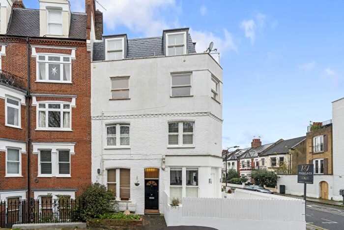 3 Bedroom Flat For Sale In Waldemar Avenue, Fulham, SW6