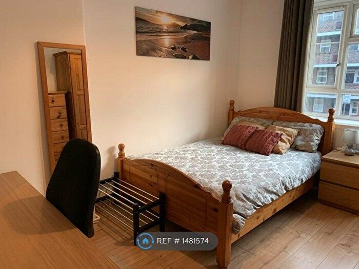 3 Bedroom Flat To Rent In White City Estate, London, W12