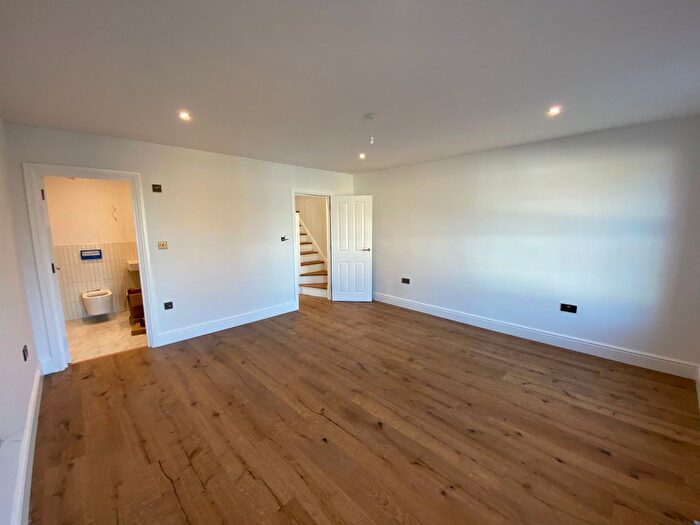 5 Bedroom Detached House To Rent In Bethnal Green Road, London, E2