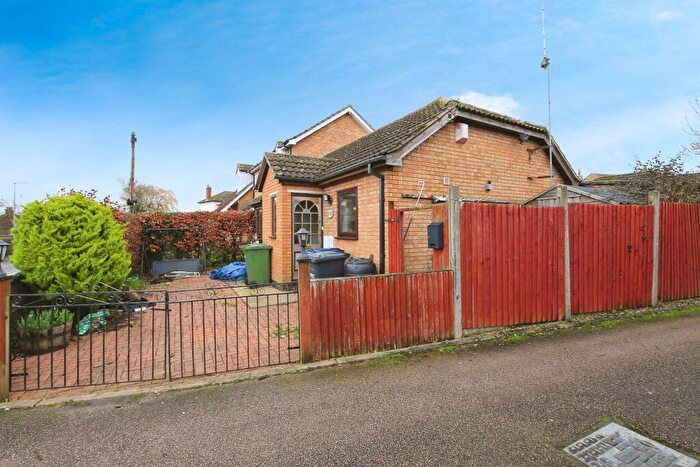 2 Bedroom Semi-Detached Bungalow For Sale In Manor Road, Folksworth, Peterborough, PE7
