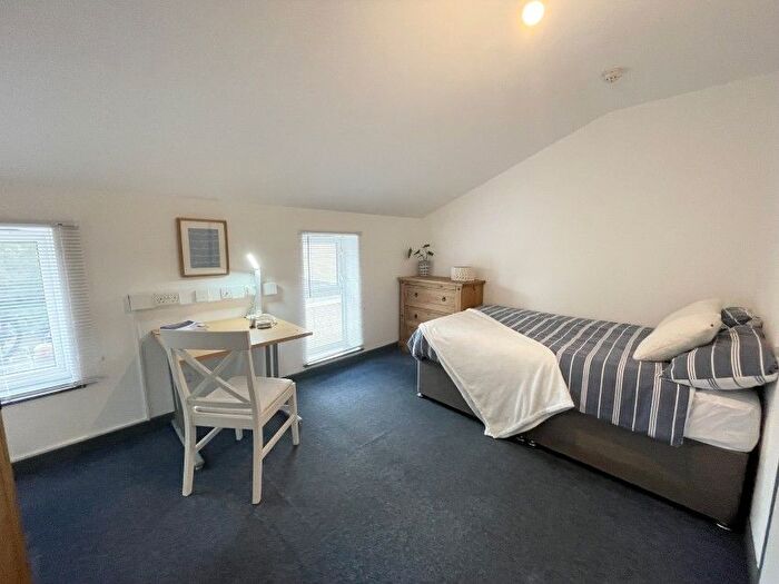 6 Bedroom Flat To Rent In Francis Street, Swansea, SA1