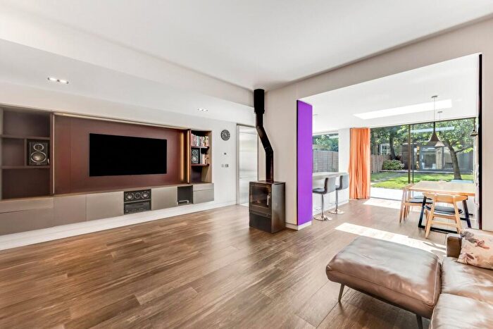 4 Bedroom Apartment For Sale In Goldhurst Terrace, South Hampstead, NW6
