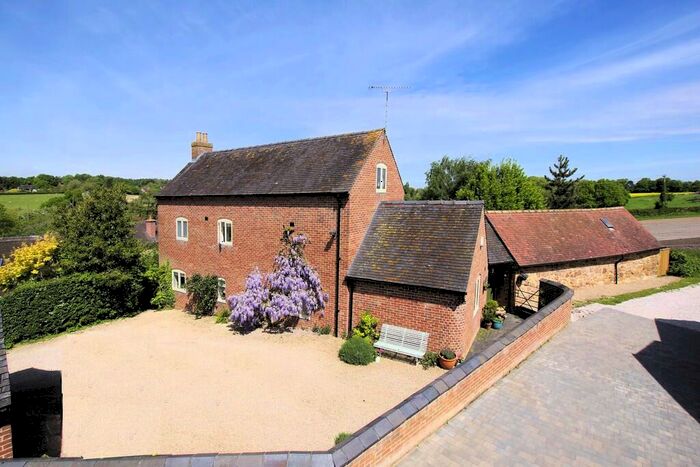 4 Bedroom Barn Conversion For Sale In Woodhouses, Melbourne, DE73