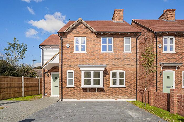 3 Bedroom Detached House For Sale In Hemel Hempstead Road, Redbourn, AL3