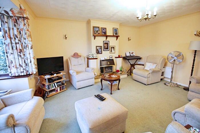 4 Bedroom Detached Bungalow For Sale In St. Peters Drive, Chatteris, Cambridgeshire, PE16 - Photo 8