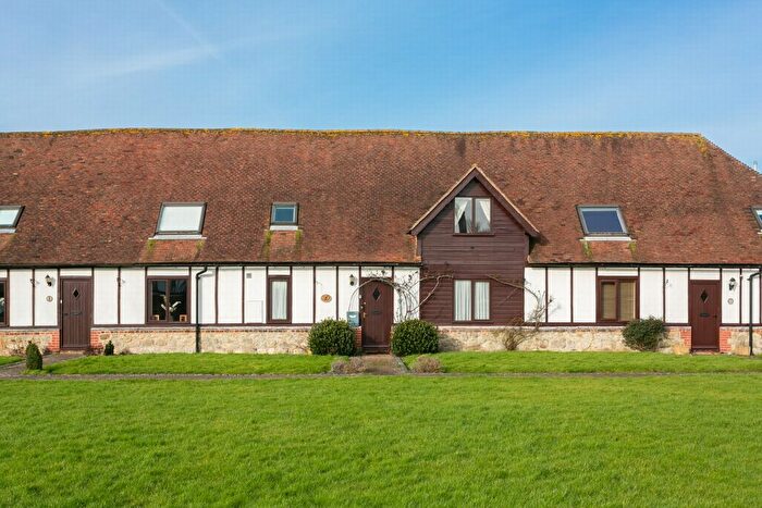 3 Bedroom Barn Conversion For Sale In The Street, Postling, CT21