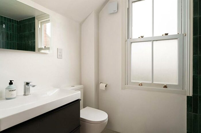 3 Bedroom Terraced House For Sale In Wilson Avenue, Henley-On-Thames, RG9