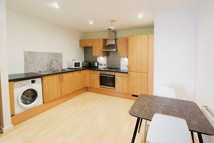 2 Bedroom Flat To Rent In Bowman Lane, Hunslet, Leeds, West Yorkshire, LS10