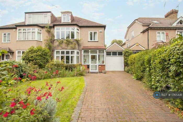 5 Bedroom Semi-Detached House To Rent In Village Road, Enfield, EN1